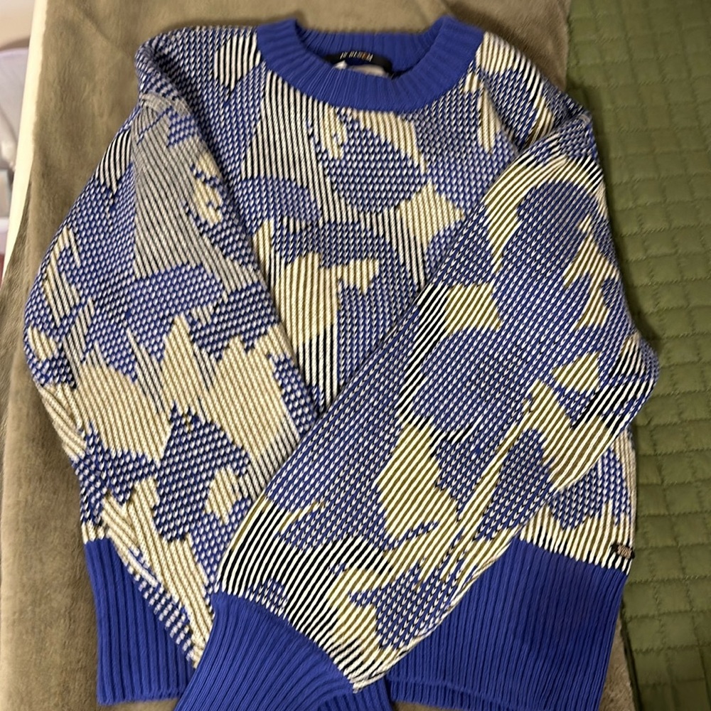 like new scotch and soda sweater size small